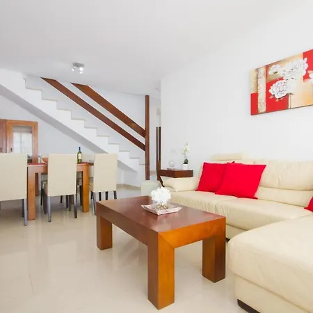 Faina Villa