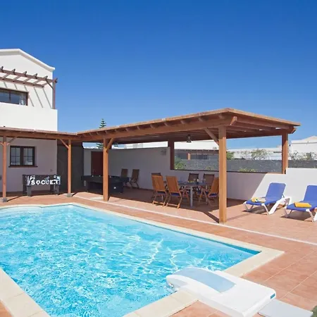Faina Playa Blanca (Lanzarote)